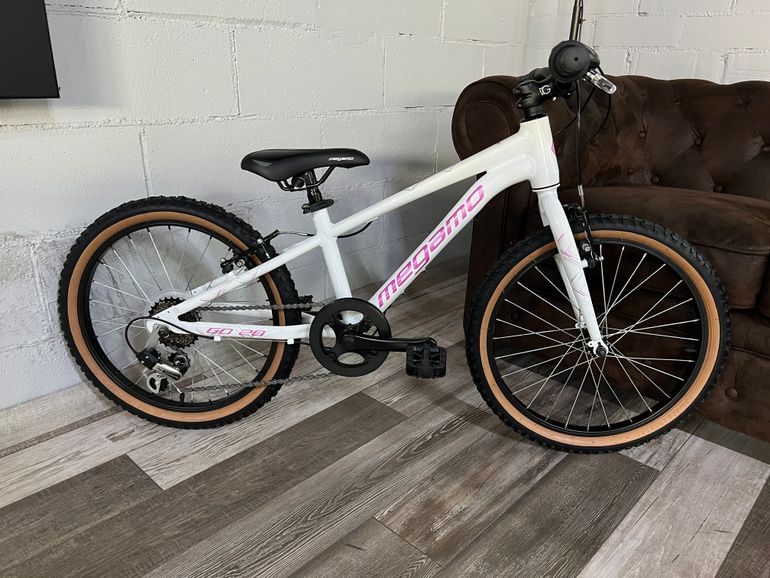 Megamo 20" GO 2027 2027 Mountainbike usato, Bianco — immagine 1 di 16
