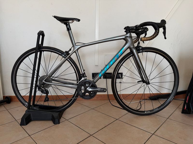 Used Giant TCR Advanced SL 2 2020 2020 Road & Gravel