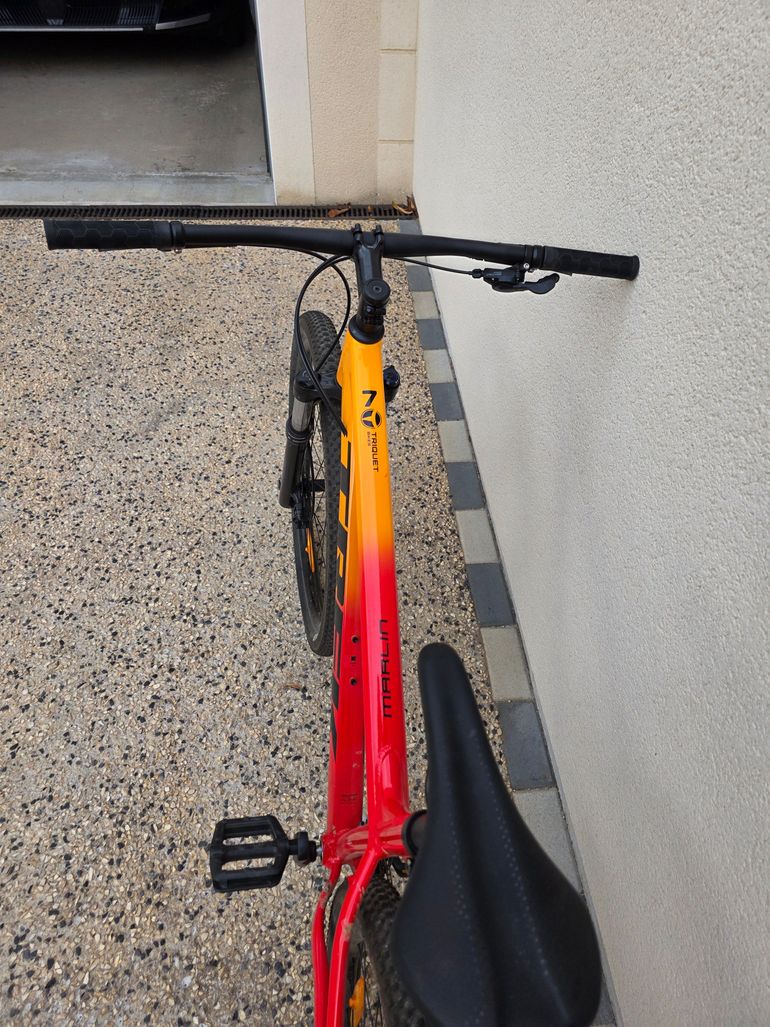 Used Trek Marlin 7 2022 2022 Mountainbike, Orange, 27.5, 29 — image 3 of 5