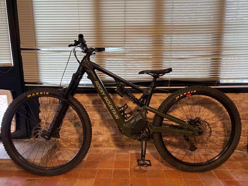 Rocky Mountain Altitude Powerplay Alloy 30 2021 2021 MTB de segunda mano