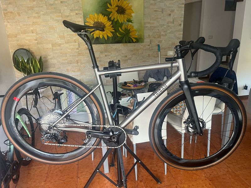 Gebrauchtes TRIBAN GRVL900 Titanium Gravel Shimano GRX 2020 Road & Gravel