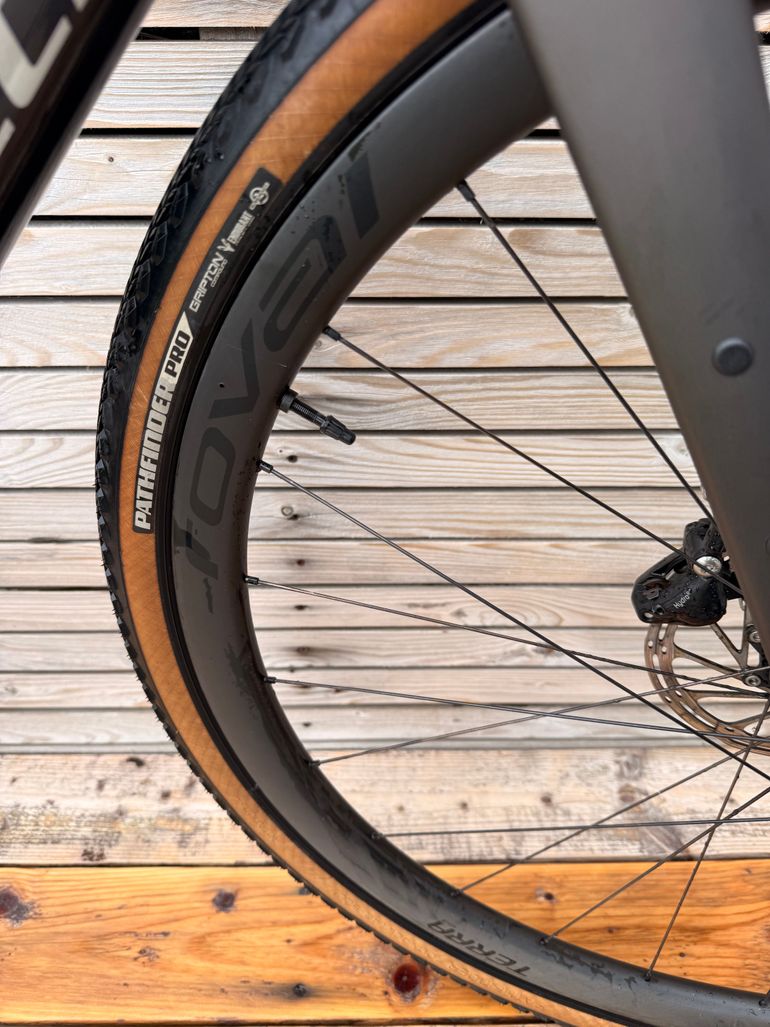 Używany Specialized Diverge Comp Carbon 2022 2022 Road & Gravel — zdjęcie 9 z 16