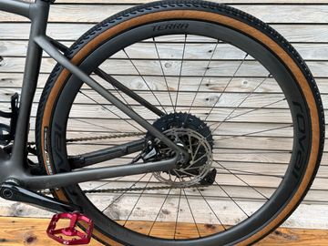 Używany Specialized Diverge Comp Carbon 2022 2022 Road & Gravel — zdjęcie 16 z 16