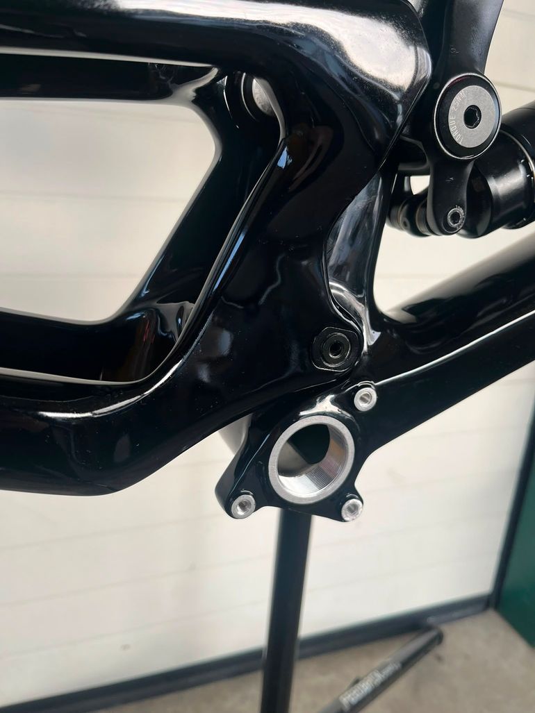 Nukeproof Giga 290 Carbon Frame 2022 Frameset 2022 Mountainbike usato, Nero — immagine 7 di 13