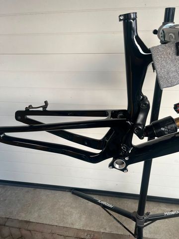 Nukeproof Giga 290 Carbon Frame 2022 Frameset 2022 Mountainbike usato, Nero — immagine 5 di 13