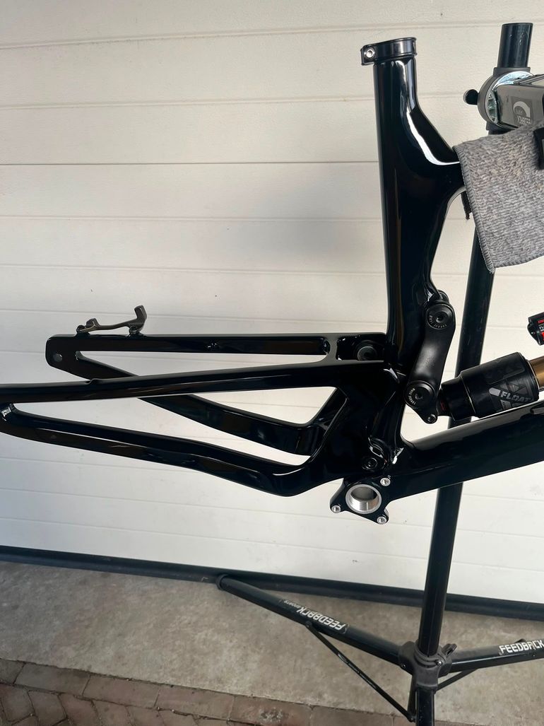Nukeproof Giga 290 Carbon Frame 2022 Frameset 2022 Mountainbike usato, Nero — immagine 5 di 13
