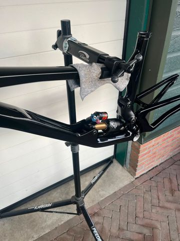 Nukeproof Giga 290 Carbon Frame 2022 Frameset 2022 Mountainbike usato, Nero — immagine 12 di 13