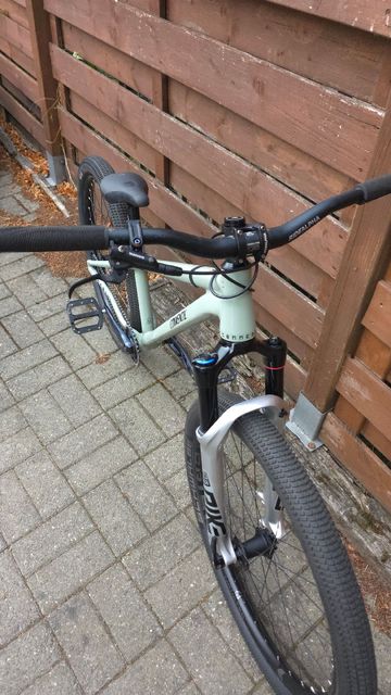 Used Commencal ABSOLUT 2021 2021 Mountainbike, Green, 26 — image 2 of 8