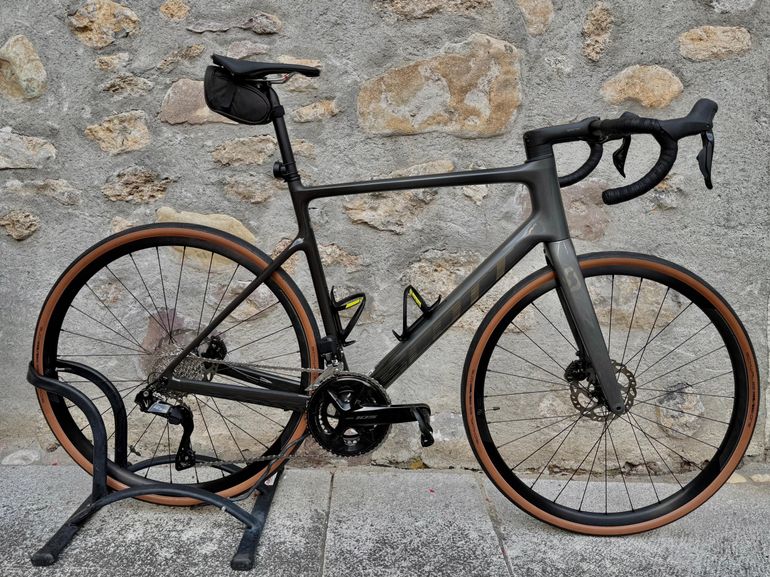 Used Scott Addict 20 2024 2024 Road & Gravel, Light Gray — image 2 of 5