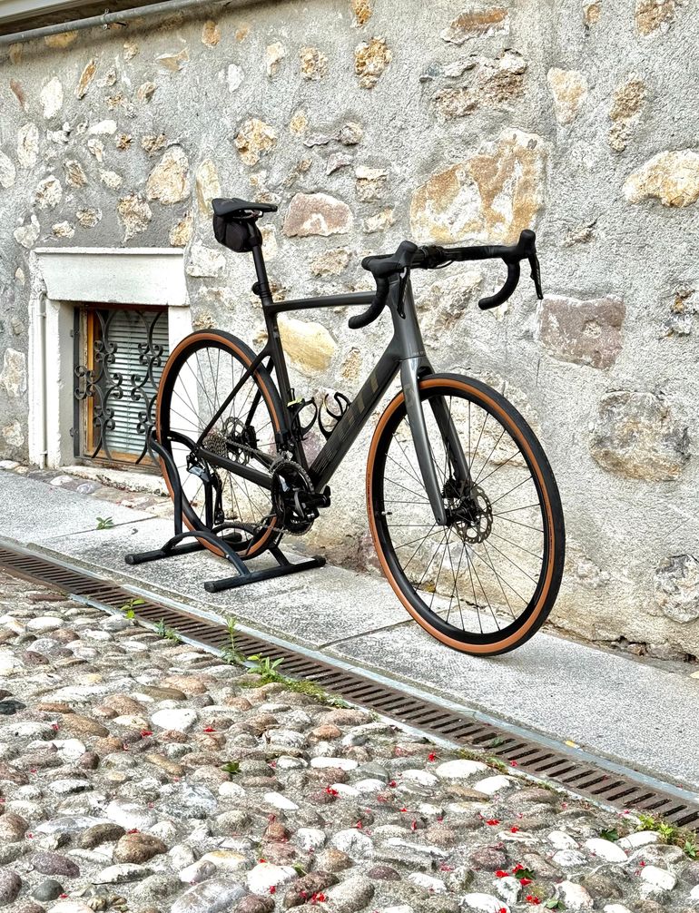 Used Scott Addict 20 2024 2024 Road & Gravel, Light Gray — image 3 of 5