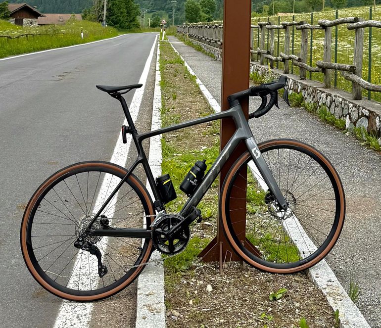 Used Scott Addict 20 2024 2024 Road & Gravel, Light Gray — image 4 of 5