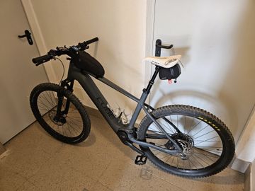 Brugt CUBE Reaction Hybrid 2022 Mountainbike — billede 1 af 6
