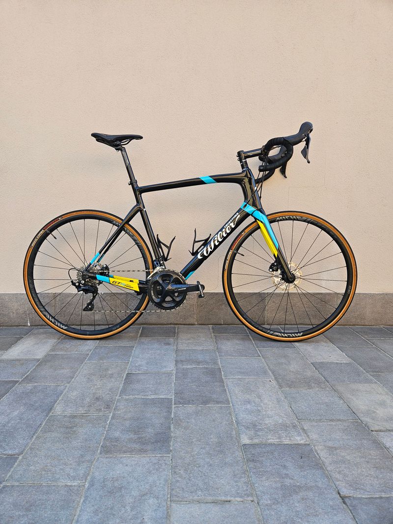 Käytetty Wilier GTR Team Disc SHIMANO 105 R7020 2021 2021 Road & Gravel