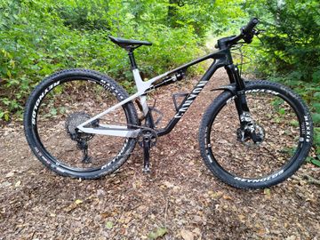 Brugt Canyon Lux World Cup Shimano Deore XT 2022 Mountainbike — billede 1 af 12