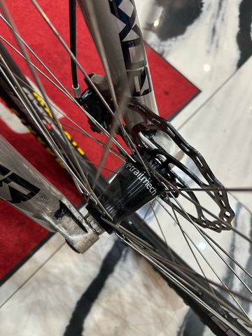Używany Canyon Sender CFR Mullet 2022 2022 Mountainbike — zdjęcie 9 z 16