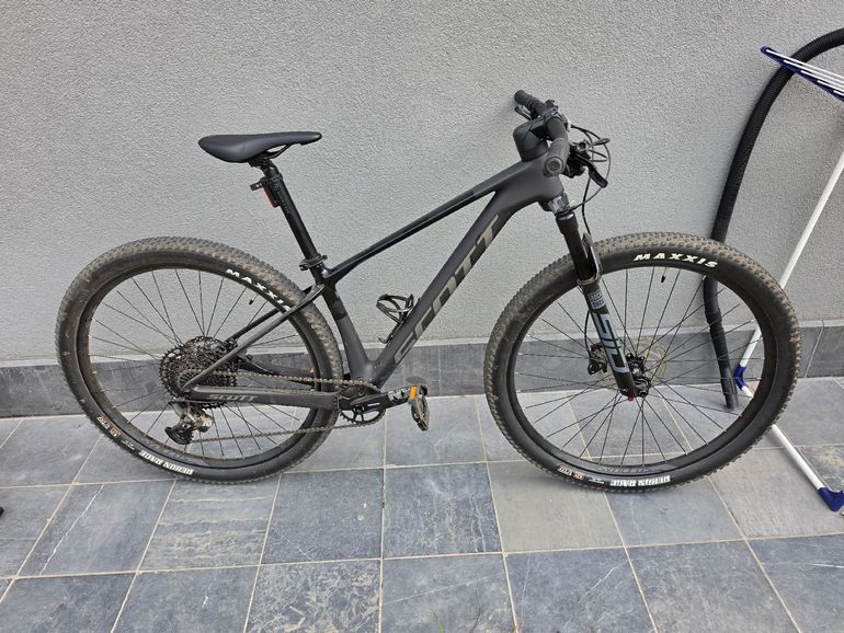 Used Scott Scale RC Comp 2025 2025 Mountainbike, Black, 29 — image 1 of 3