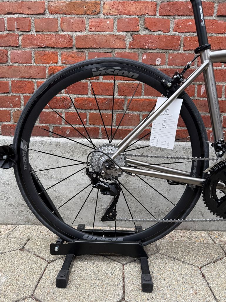Van Nicholas NEW! Van Nicholas Boreas Titanium/Shimano 105 2x11/Vision Team 35/SLR/Size XS 2023 Road & Gravel usato, Grigio chiaro — immagine 2 di 17