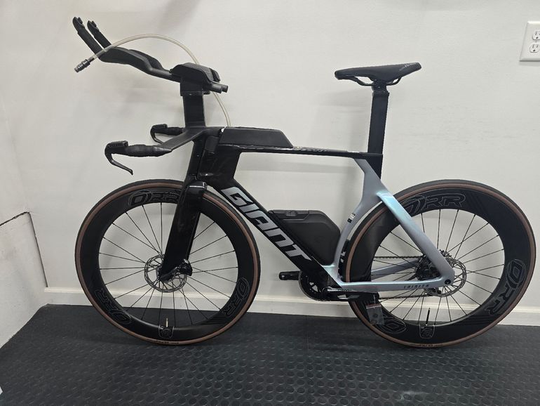 Used Giant Trinity Advanced SL 1 2025 2025 Road & Gravel, Black — image 12 of 19