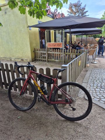 Used Giant Revolt 0 2025 2025 Road & Gravel, Red — image 3 of 4