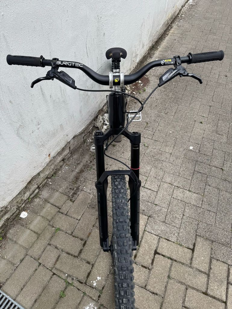 Použité Canyon Torque Mullet CF 7 2023 2023 Mountainbike — obrázek 6 z 16