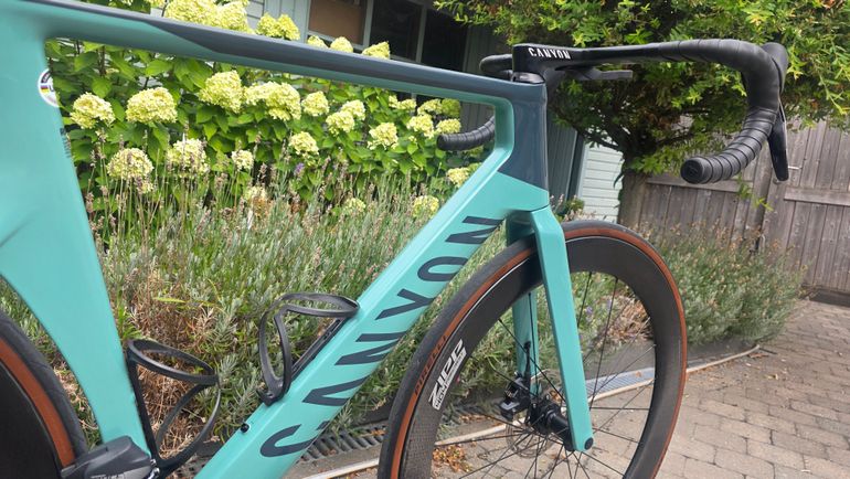 Brugt Canyon Aeroad CF SLX 8 eTap 2023 2023 Road & Gravel — billede 3 af 17