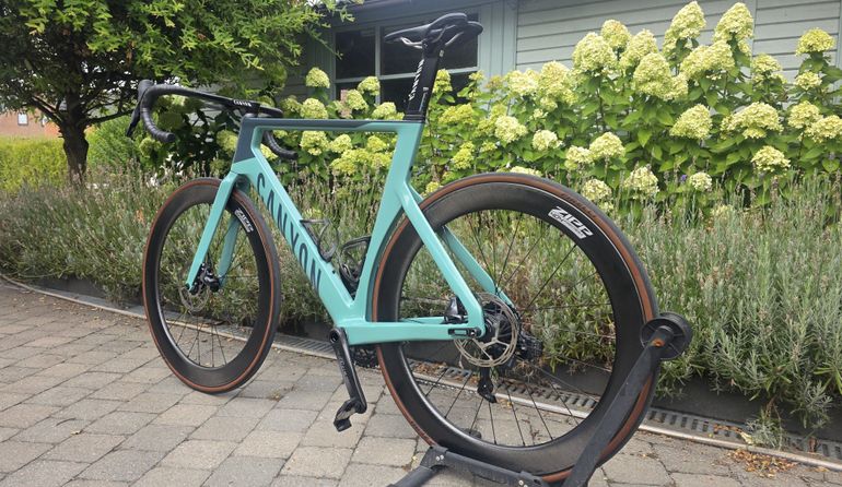 Brugt Canyon Aeroad CF SLX 8 eTap 2023 2023 Road & Gravel — billede 17 af 17