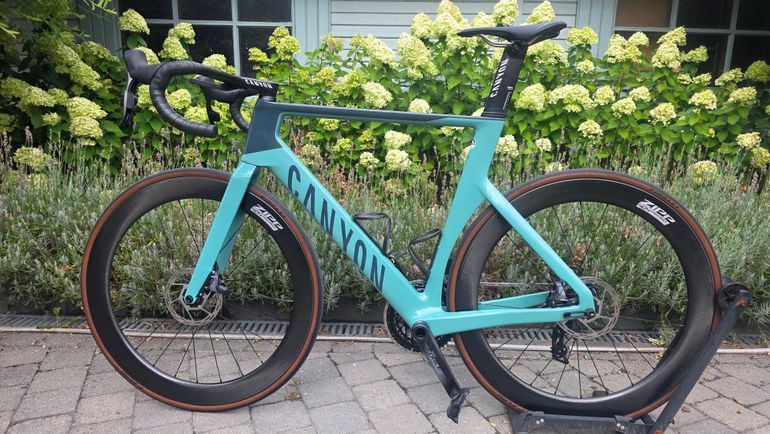 Brugt Canyon Aeroad CF SLX 8 eTap 2023 2023 Road & Gravel — billede 16 af 17