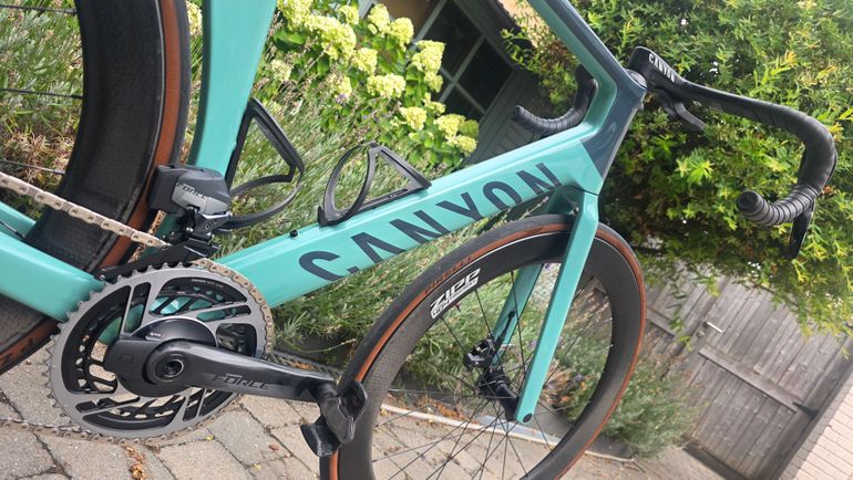 Brugt Canyon Aeroad CF SLX 8 eTap 2023 2023 Road & Gravel — billede 4 af 17