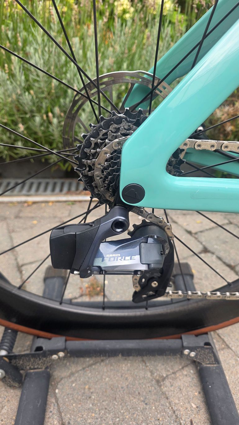 Brugt Canyon Aeroad CF SLX 8 eTap 2023 2023 Road & Gravel — billede 8 af 17