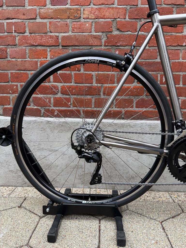 Van Nicholas NEW! Van Nicholas Boreas Titanium/Shimano 105 2x11/DT-Swiss R460/SLR crb/Size XL 2023 Road & Gravel usato, Grigio chiaro — immagine 2 di 17