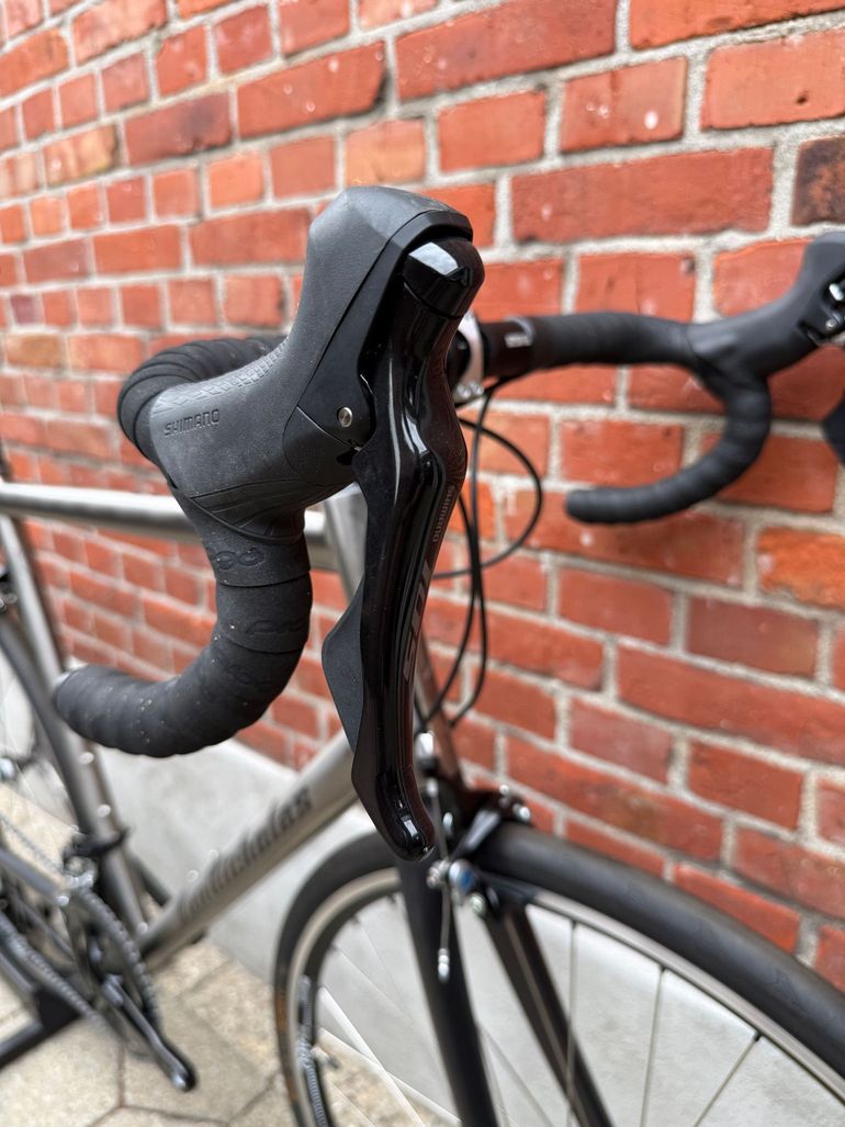 Van Nicholas NEW! Van Nicholas Boreas Titanium/Shimano 105 2x11/DT-Swiss R460/SLR crb/Size XL 2023 Road & Gravel usato, Grigio chiaro — immagine 5 di 17
