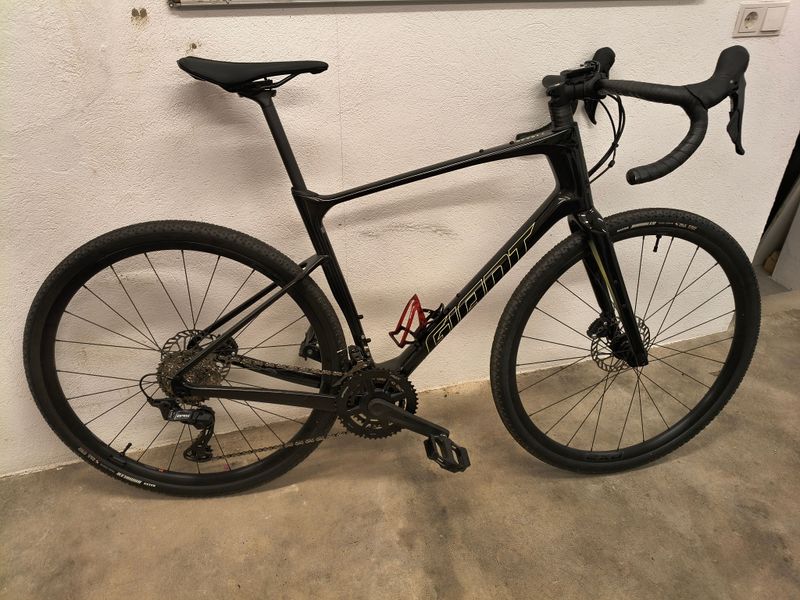 Used Giant Revolt Advanced 2 2024 2024 Road & Gravel