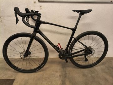 Used Giant Revolt Advanced 2 2024 2024 Road & Gravel, Black — image 2 of 2