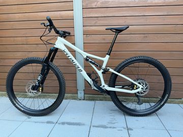 Specialized Stumpjumper Comp 2021 2021 Mountainbike de segunda mano, Blanco — imagen 1 de 21