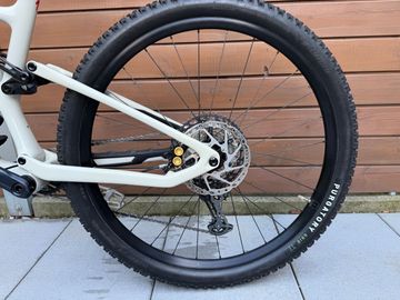 Specialized Stumpjumper Comp 2021 2021 Mountainbike de segunda mano, Blanco — imagen 2 de 21