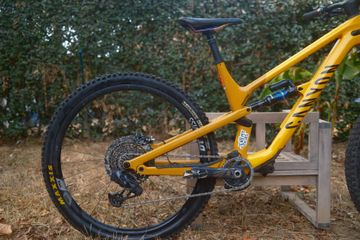 Canyon Spectral 29 CF 9 2023 2023 Mountainbike usato, Arancione — immagine 3 di 7