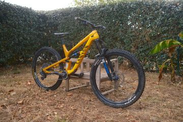 Canyon Spectral 29 CF 9 2023 2023 Mountainbike usato, Arancione — immagine 7 di 7