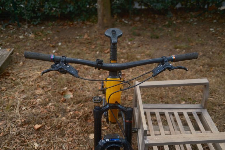Canyon Spectral 29 CF 9 2023 2023 Mountainbike usato, Arancione — immagine 4 di 7