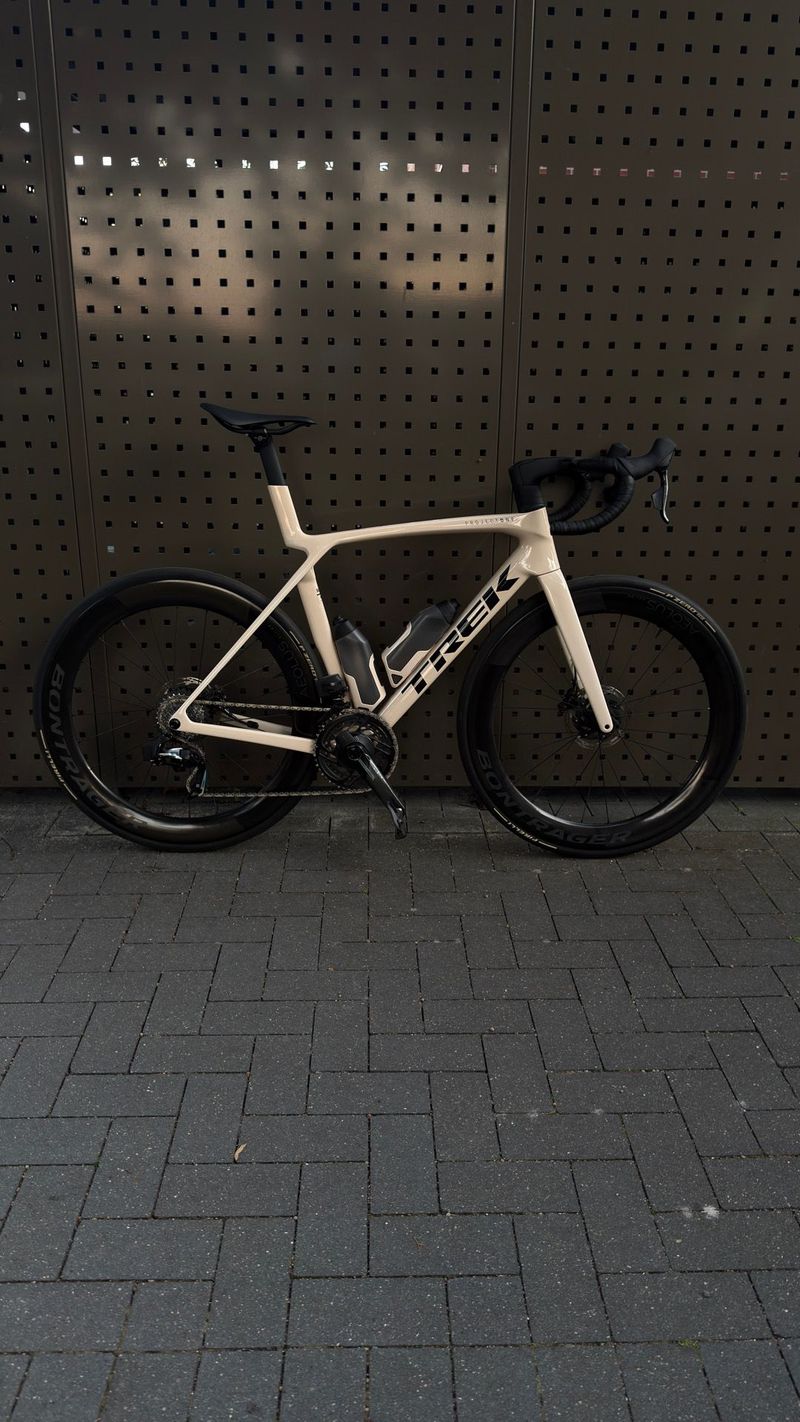 Käytetty Trek Madone SLR Gen8 2025 AXS 2025 Road & Gravel