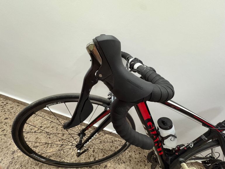 Używany Giant Defy Advanced 3 Composite 2016 2016 Road & Gravel — zdjęcie 2 z 3