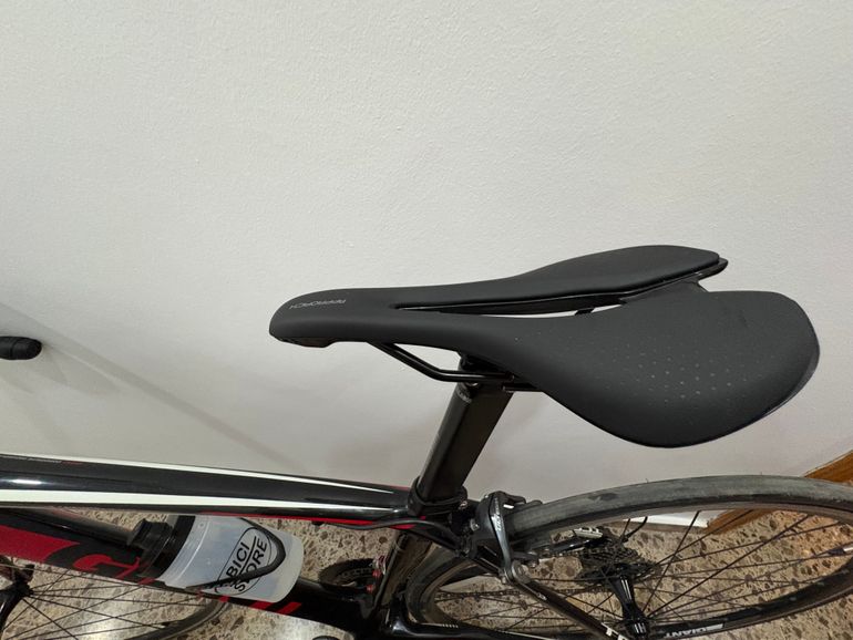 Używany Giant Defy Advanced 3 Composite 2016 2016 Road & Gravel — zdjęcie 3 z 3