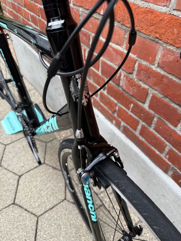Used Bianchi Via Nirone 7 /Roadbike/Shimano 105/Size 59/Very Good Condition! 2022 Road & Gravel, Black — image 7 of 14