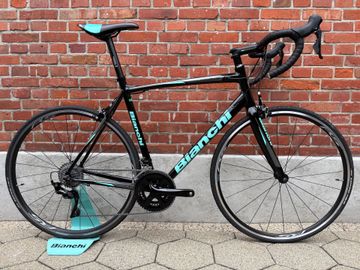 Used Bianchi Via Nirone 7 /Roadbike/Shimano 105/Size 59/Very Good Condition! 2022 Road & Gravel, Black — image 1 of 14