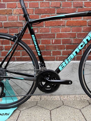 Used Bianchi Via Nirone 7 /Roadbike/Shimano 105/Size 59/Very Good Condition! 2022 Road & Gravel, Black — image 3 of 14