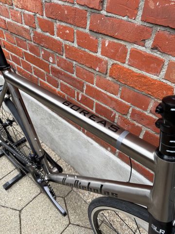 Used Van Nicholas NEW! Van Nicholas Boreas Titanium/Shimano Ultegra Di2 - 2x12/Gr.L 2023 Road & Gravel, Light Gray — image 8 of 16
