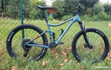 Used Giant Embolden 1 2020 2020 Mountainbike, Light Gray, 27.5 — image 14 of 15