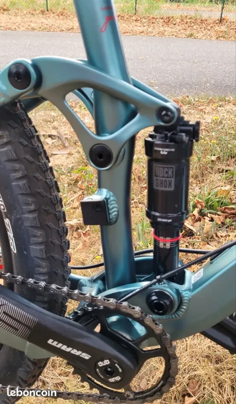 Used Giant Embolden 1 2020 2020 Mountainbike, Light Gray, 27.5 — image 5 of 15