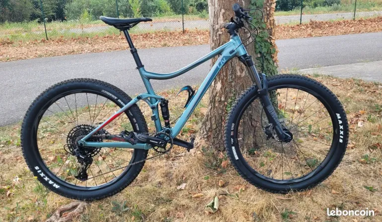 Used Giant Embolden 1 2020 2020 Mountainbike, Light Gray, 27.5 — image 1 of 15