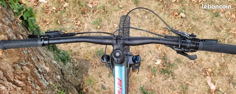 Used Giant Embolden 1 2020 2020 Mountainbike, Light Gray, 27.5 — image 11 of 15