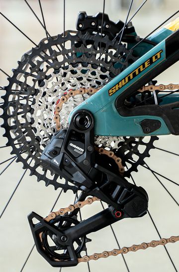 Used Pivot Shuttle LT 2025 Mountainbike, Blue — image 11 of 17